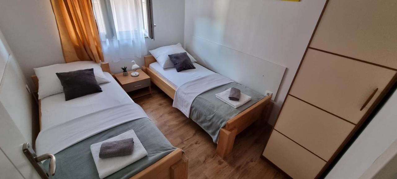 Apartments Cosic Grebastica Ngoại thất bức ảnh