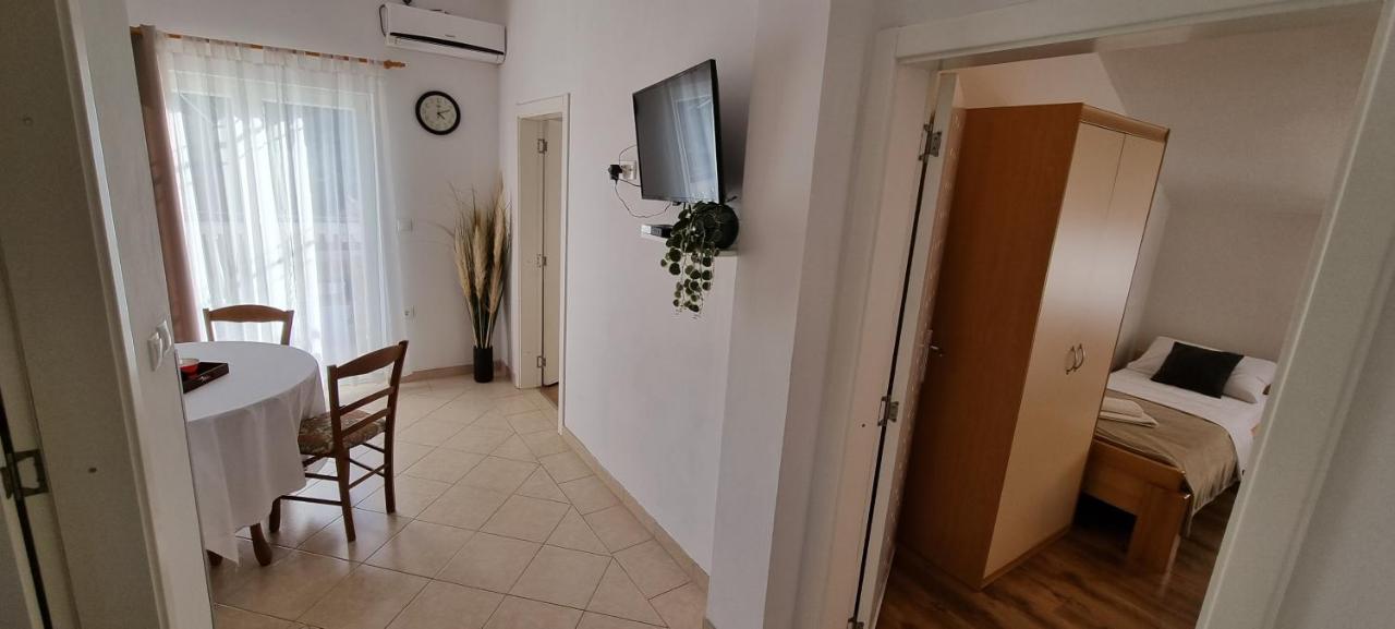 Apartments Cosic Grebastica Ngoại thất bức ảnh