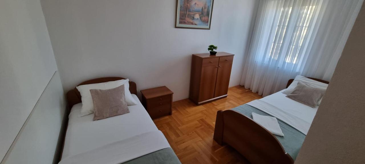 Apartments Cosic Grebastica Ngoại thất bức ảnh